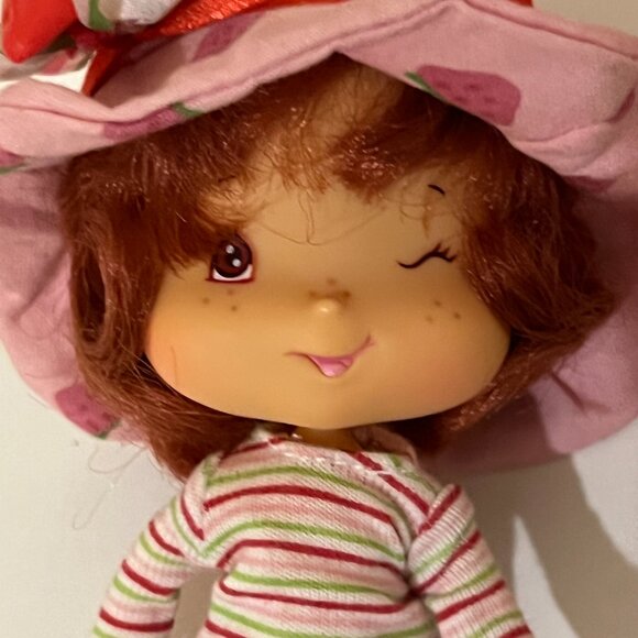 Strawberry Shortcake Berry Happy Home Playset with Doll & Accessories Vintage - Picture 14 of 15